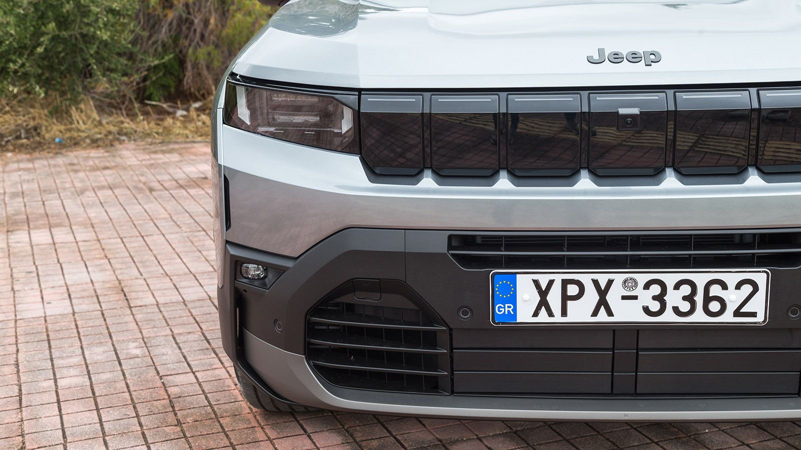 Δοκιμή Jeep Compass e-Hybrid 145 PS: Καίει 5,5 λτ. στο ταξίδι, χωράει οικογένεια